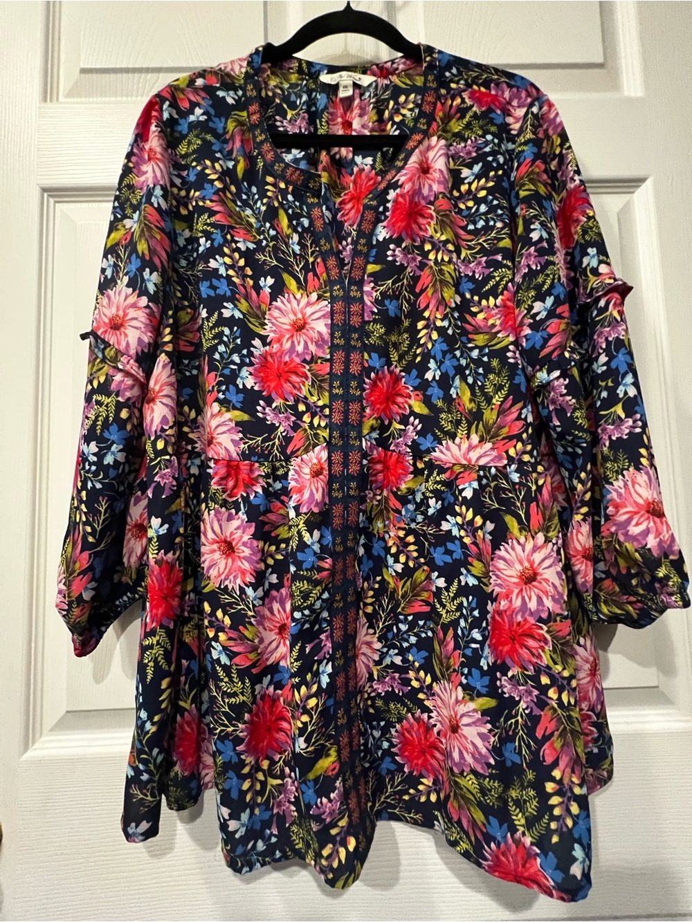 The Pioneer Woman Navy Floral Tunic Top with Pink & Red Blooms